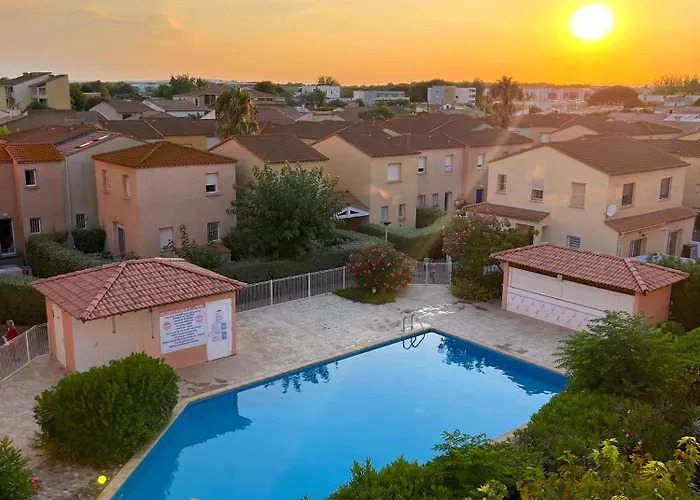 Maison Familiale Dans Le Domaine De La Plage Avec Piscine Privee, A 200M De La Mer
